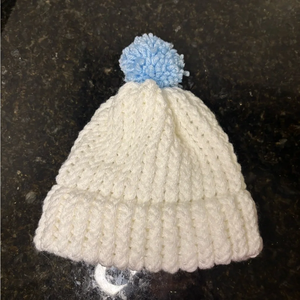 NWOT Newborn White Knit Hat w/Blue Pom-Pom